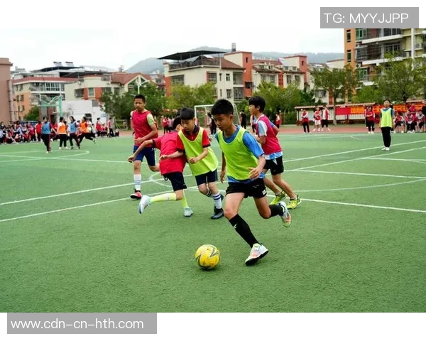 快乐足球在校园小学生的足球梦想与成长之路